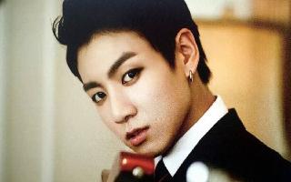 tuesday-trivia-jungkook-ex-girlfriend-park-se-won-once-revealed-he-was-too-busy-for-her-later-internet-unearthed-intimate-kissing-pic-seven-solo-track